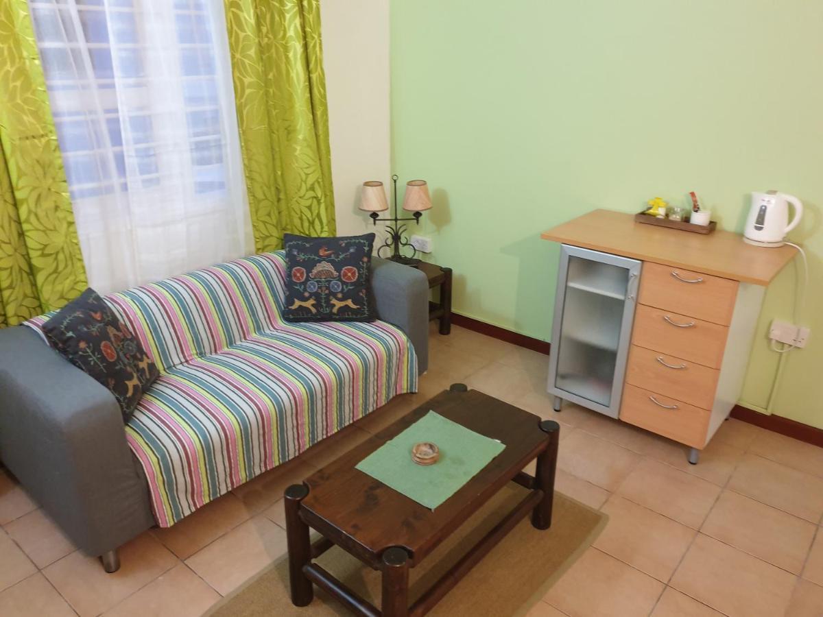 La Maison Hibiscus Self Catering Accommodation ボー・ヴァロン エクステリア 写真