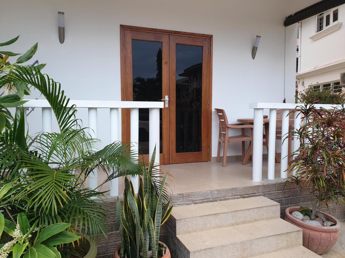 La Maison Hibiscus Self Catering Accommodation ボー・ヴァロン エクステリア 写真