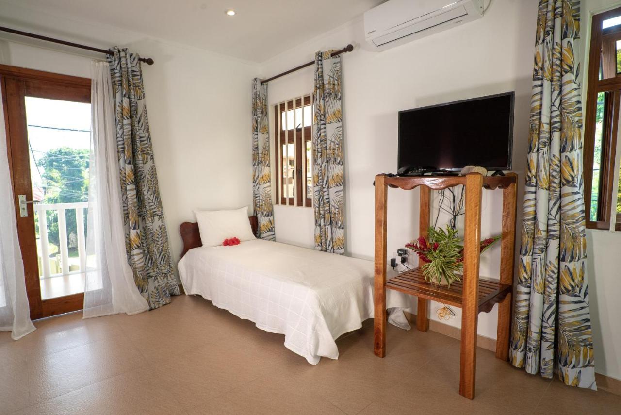 La Maison Hibiscus Self Catering Accommodation ボー・ヴァロン エクステリア 写真