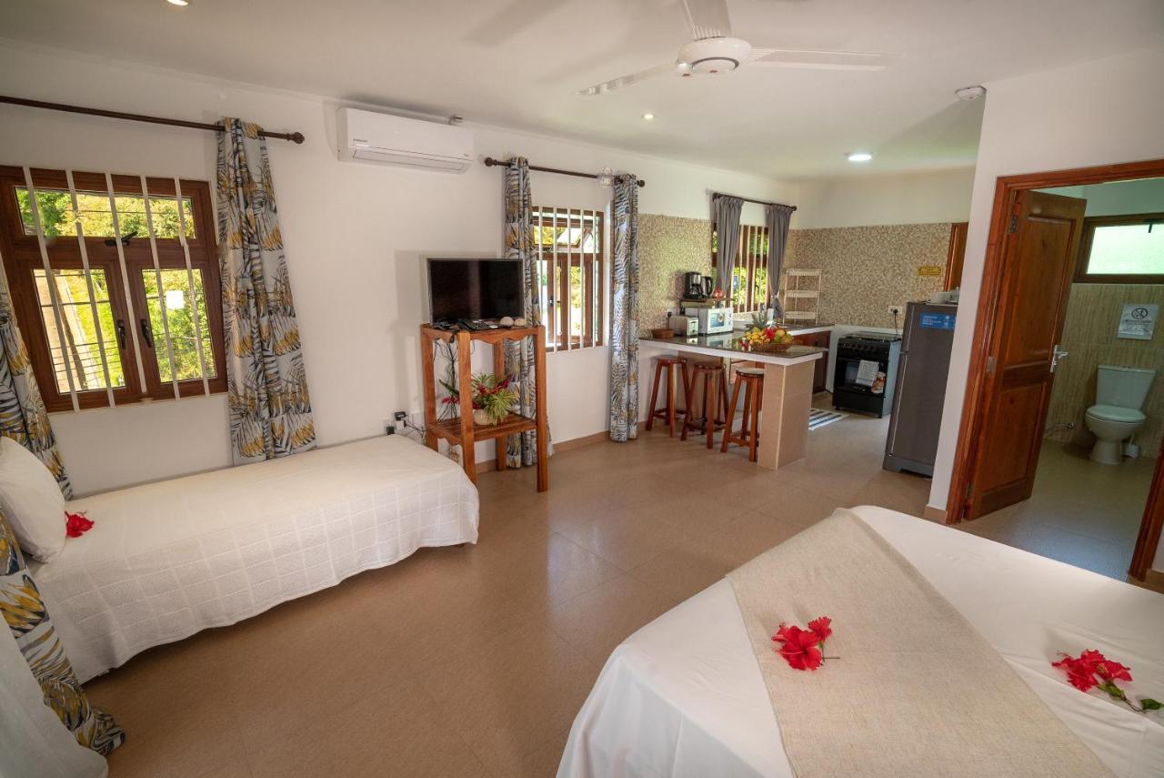 La Maison Hibiscus Self Catering Accommodation ボー・ヴァロン エクステリア 写真