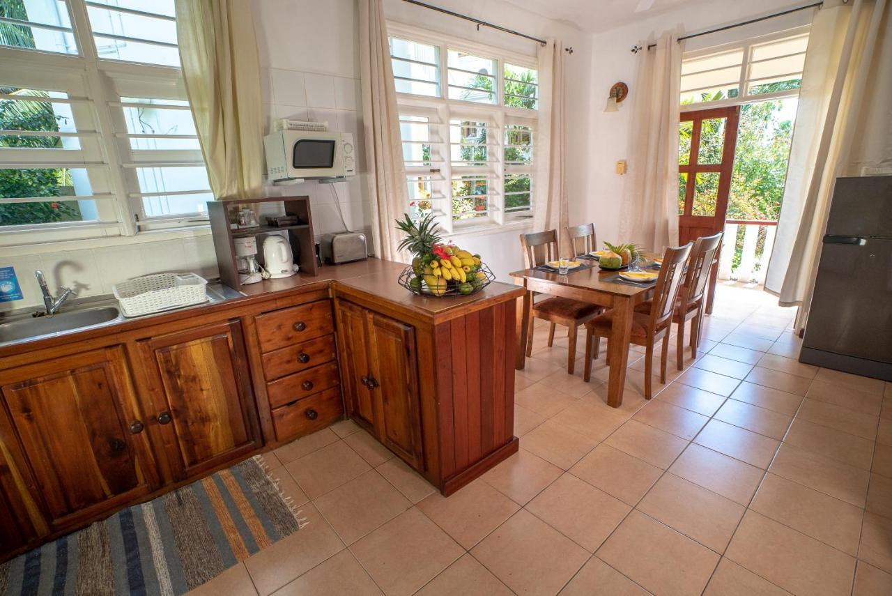 La Maison Hibiscus Self Catering Accommodation ボー・ヴァロン エクステリア 写真