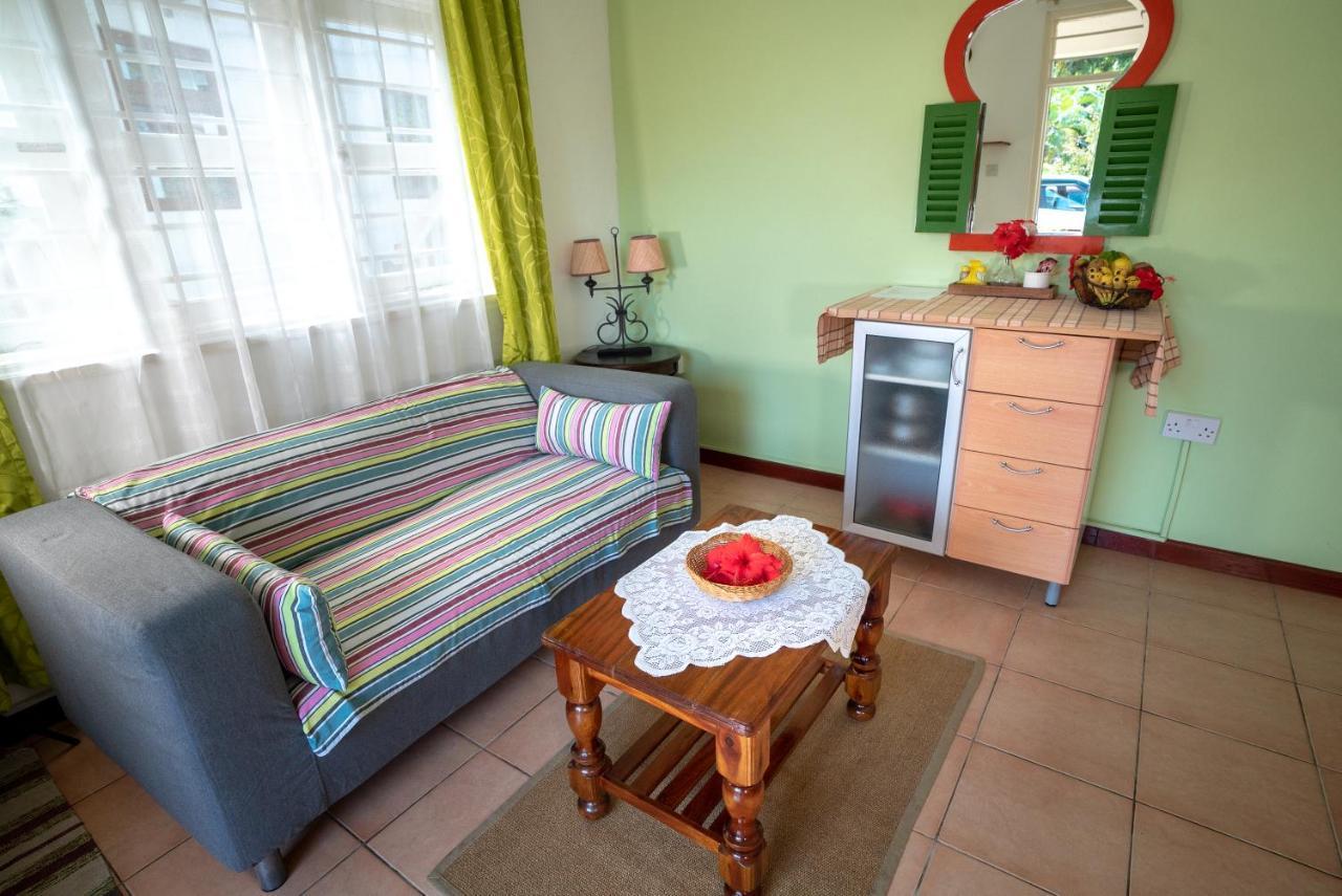 La Maison Hibiscus Self Catering Accommodation ボー・ヴァロン エクステリア 写真