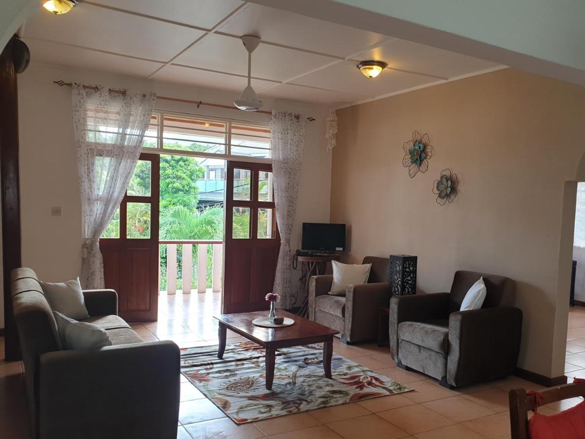 La Maison Hibiscus Self Catering Accommodation ボー・ヴァロン エクステリア 写真