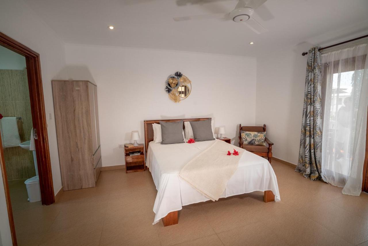 La Maison Hibiscus Self Catering Accommodation ボー・ヴァロン エクステリア 写真