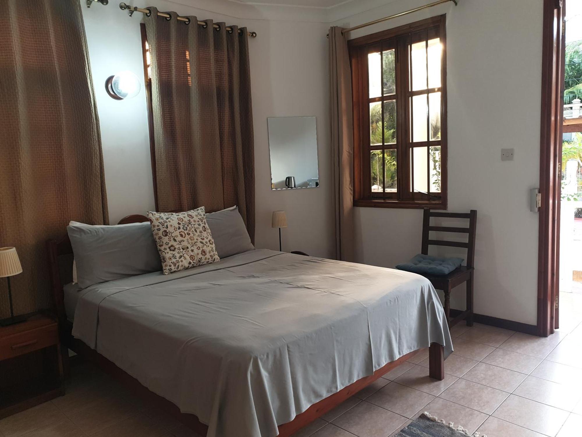 La Maison Hibiscus Self Catering Accommodation ボー・ヴァロン エクステリア 写真